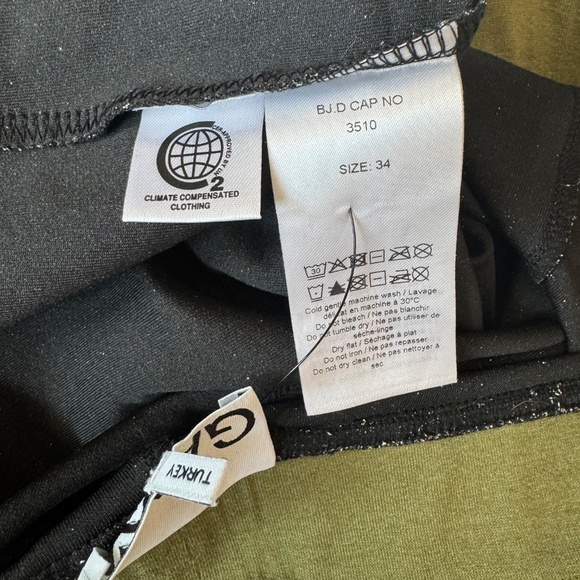 Ganni Metallic Leopard Capris *first photo is style reference only* - Picture 5 of 8